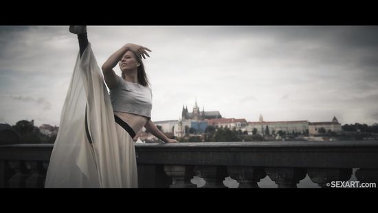 Шпагат балерины куда круче в деле, чем даже глотка Саши Грей