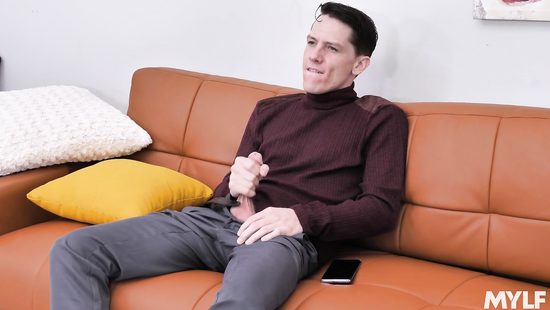Что может быть вкусней возбужденной промежности мачехи