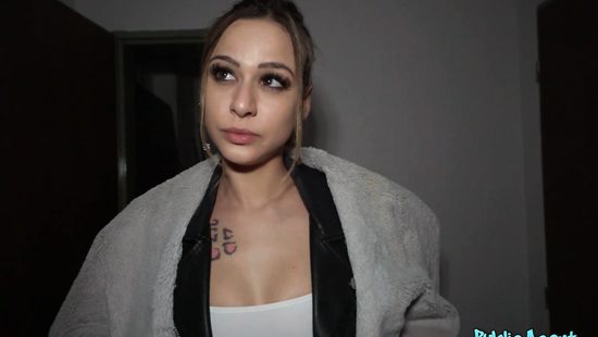 Немного настойчивости и девочка выебана
