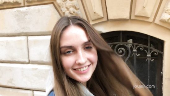 Прогулка по Парижу закончилась нежным сексом в спальне