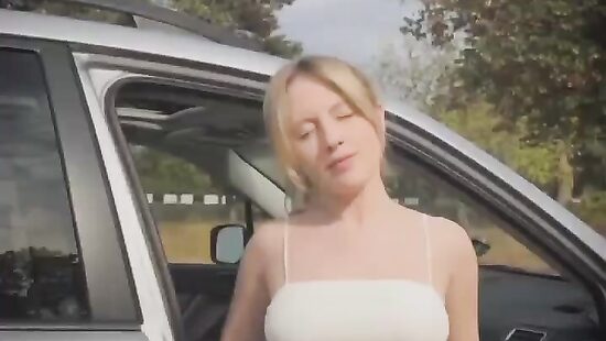 выбивает скидку на машину