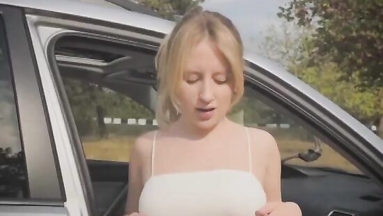 выбивает скидку на машину
